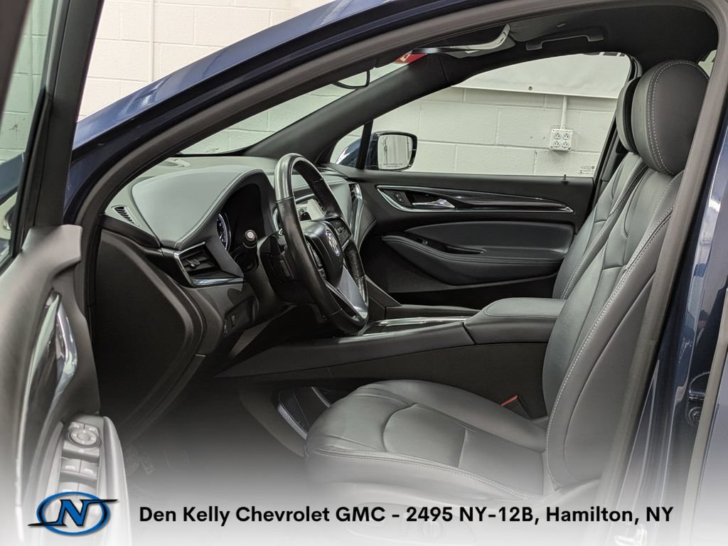 Used 2023 Buick Enclave Essence AWD/4WD image 3