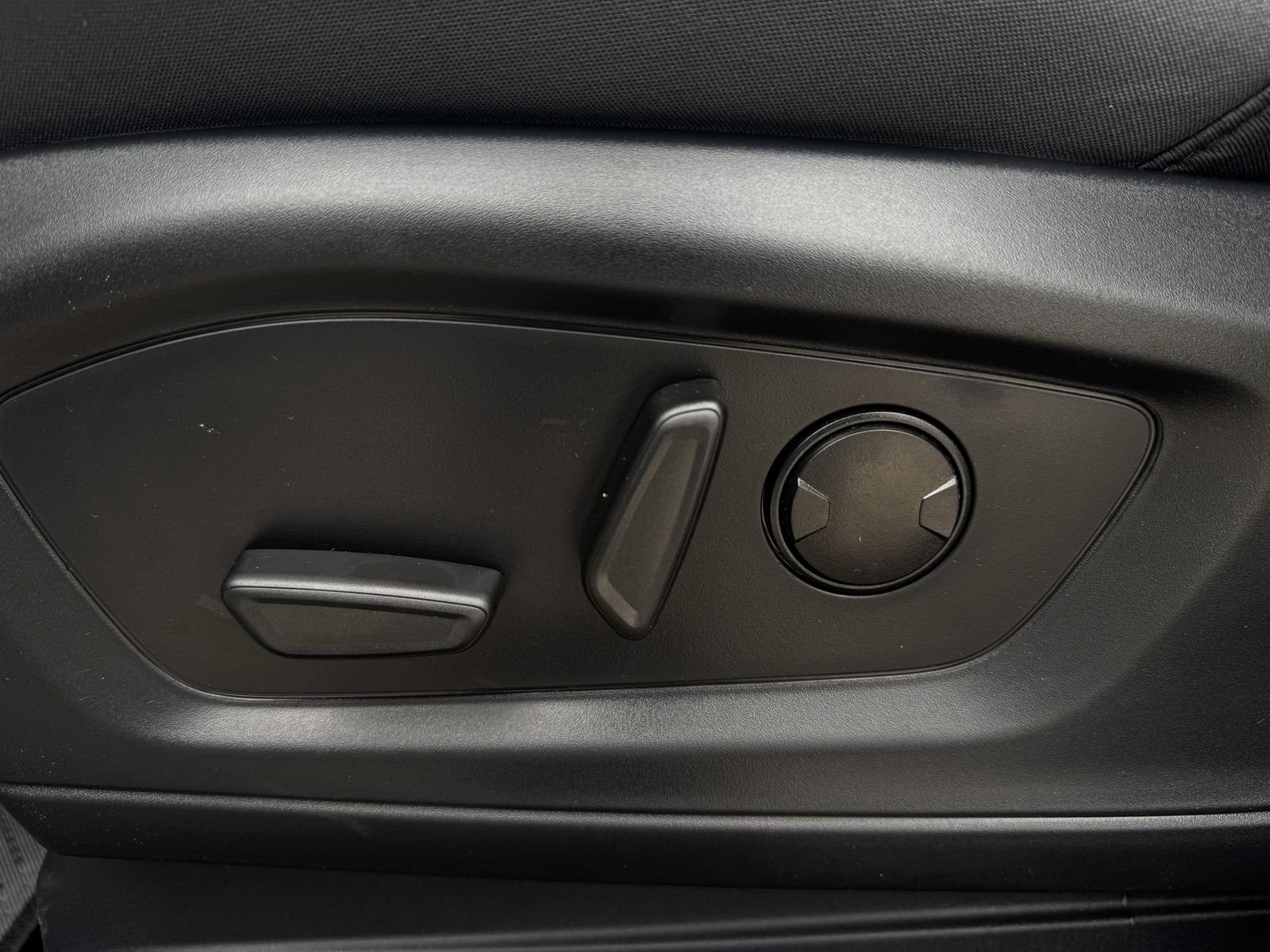 New 2026 Ford Explorer Active RWD image 22