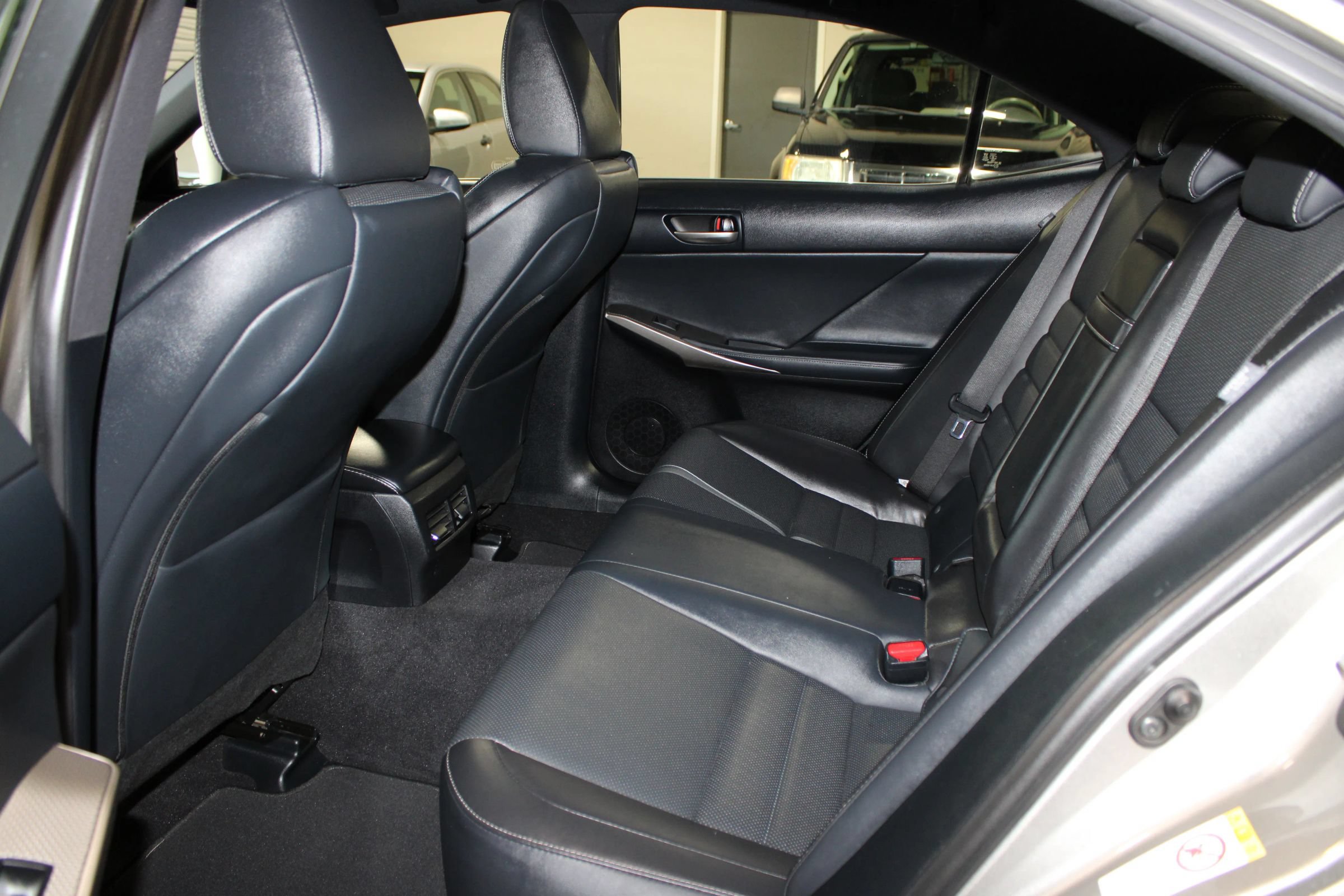Used 2017 Lexus IS 350 AWD image 31