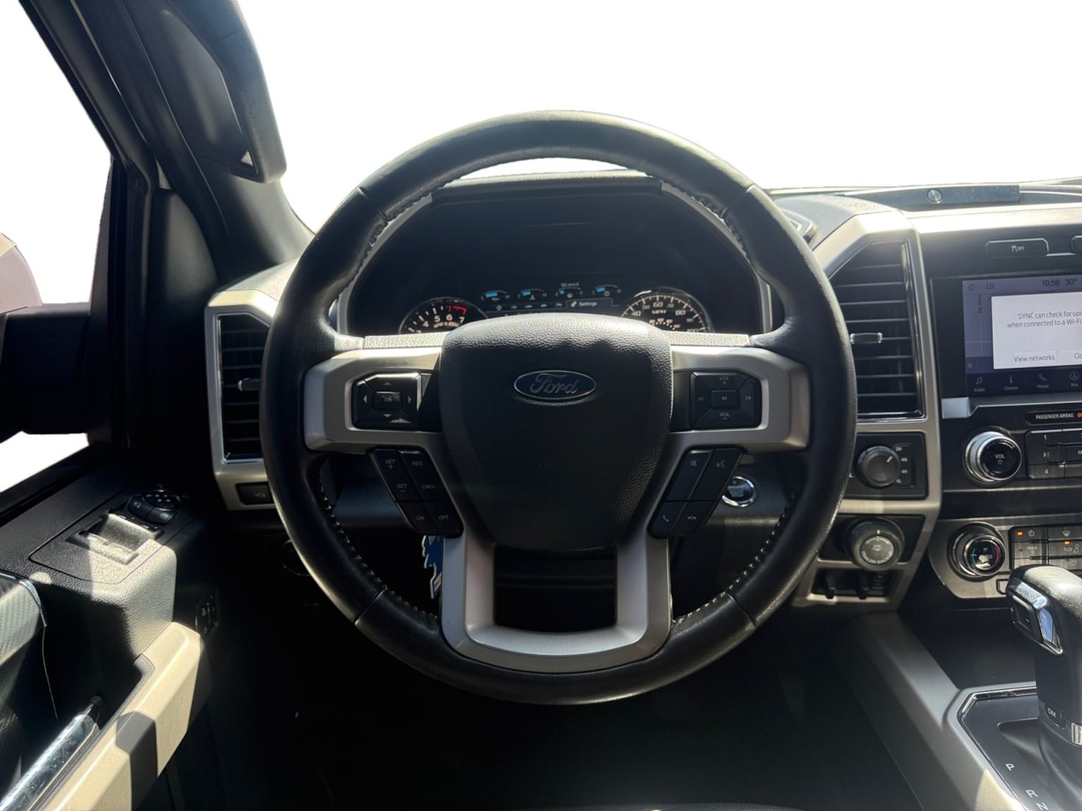 Used 2019 Ford F150 Lariat w/ Equipment Group 502A Luxury AWD/4WD image 13