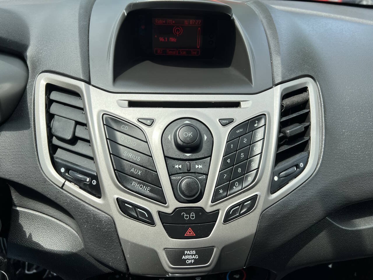 Used 2012 Ford Fiesta SES FWD image 18