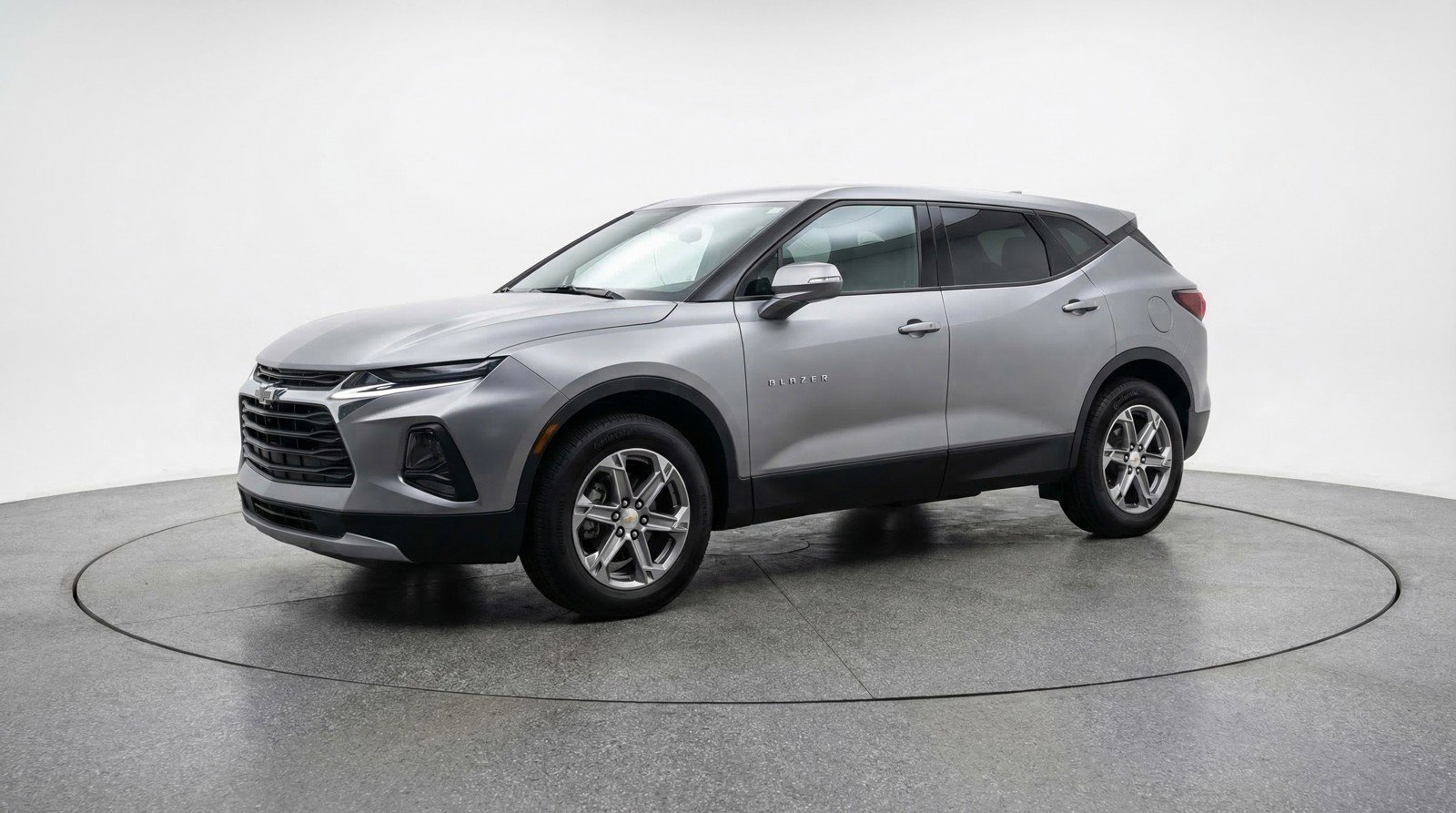 Used 2025 Chevrolet Blazer LT image 3