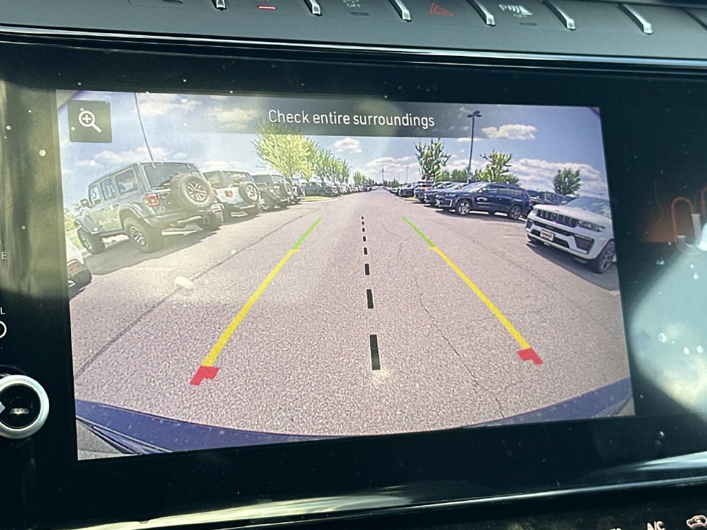 New 2027 Jeep Grand Cherokee Altitude AWD/4WD image 21