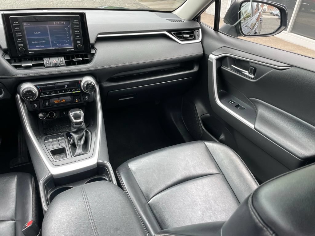 Used 2021 Toyota RAV4 XLE Premium AWD/4WD image 9