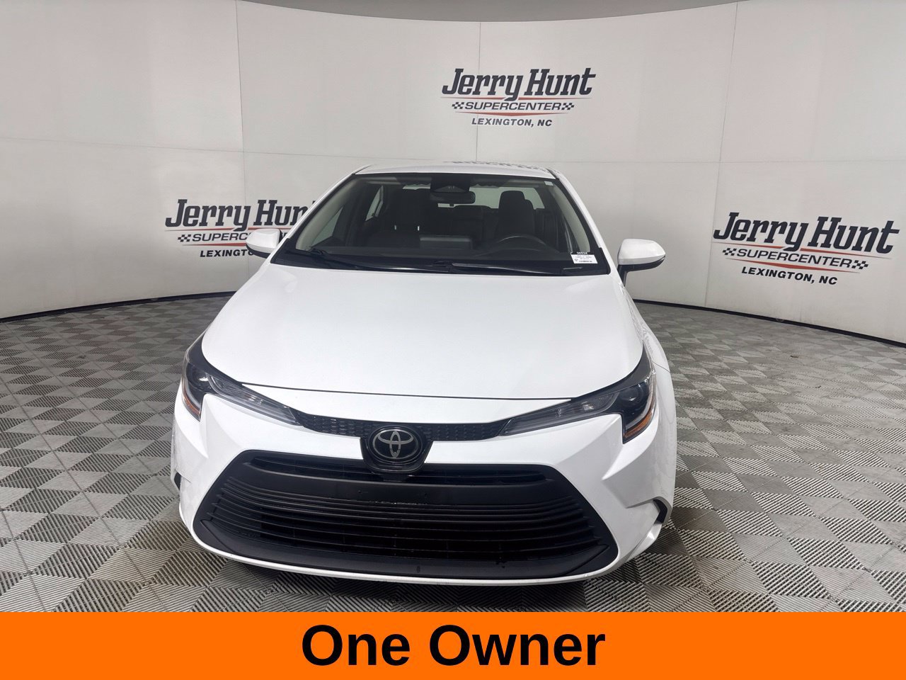 Used 2024 Toyota Corolla LE FWD image 3