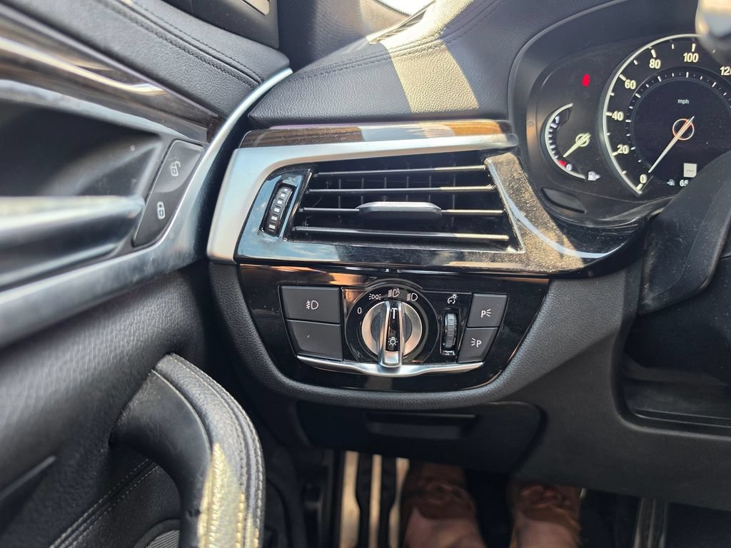 Used 2018 BMW 540i xDrive AWD/4WD image 17