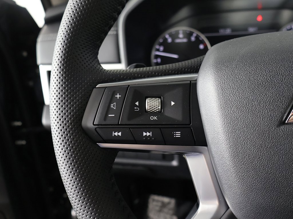 New 2026 Mitsubishi Outlander SE image 38