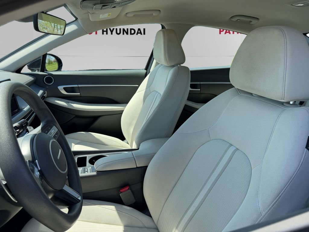Certified 2025 Hyundai Sonata SEL FWD image 9