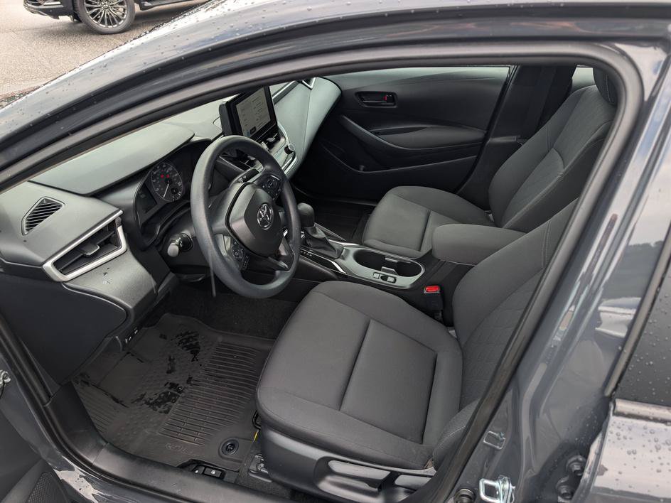 Used 2025 Toyota Corolla LE FWD image 10
