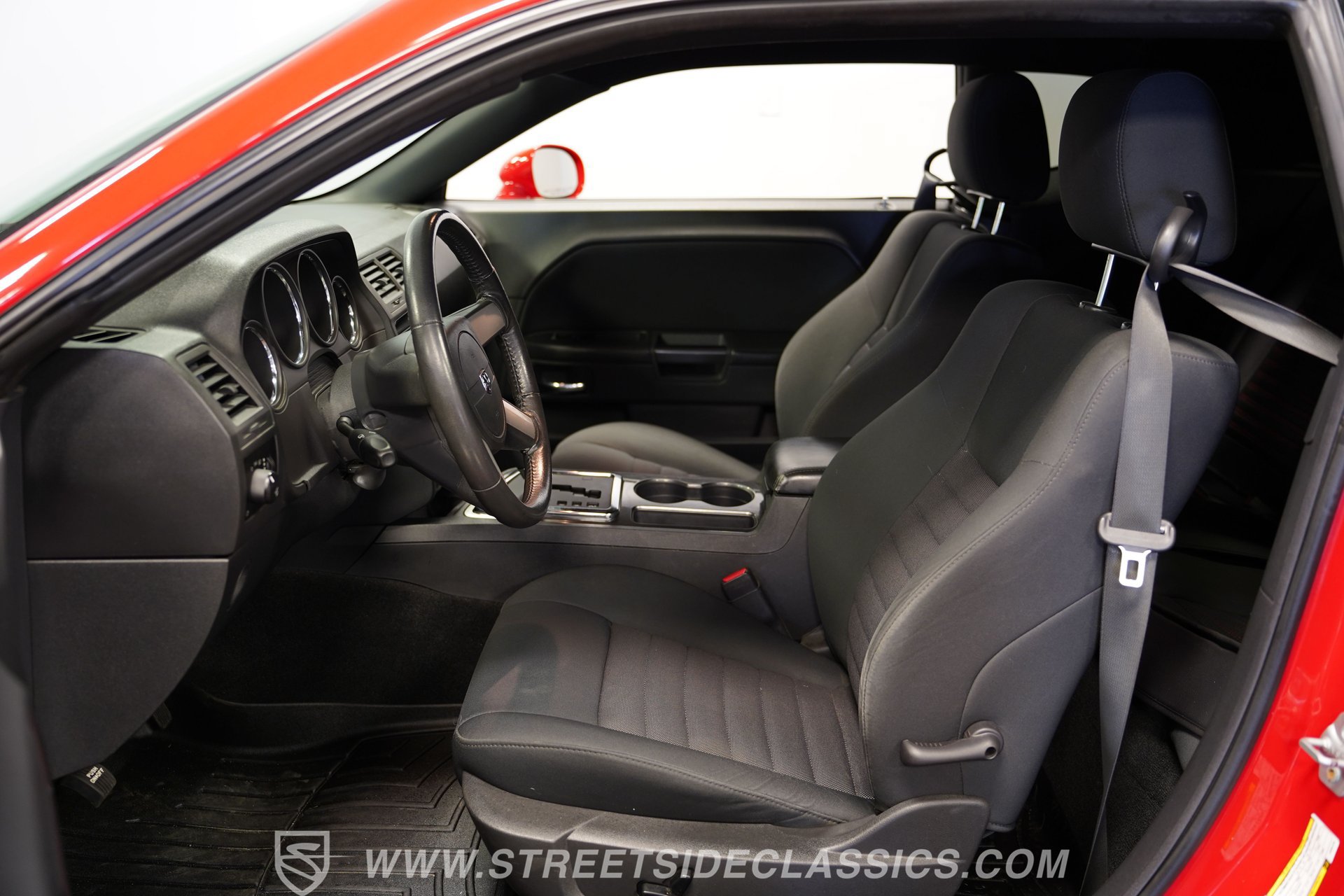 Used 2009 Dodge Challenger R/T RWD image 39