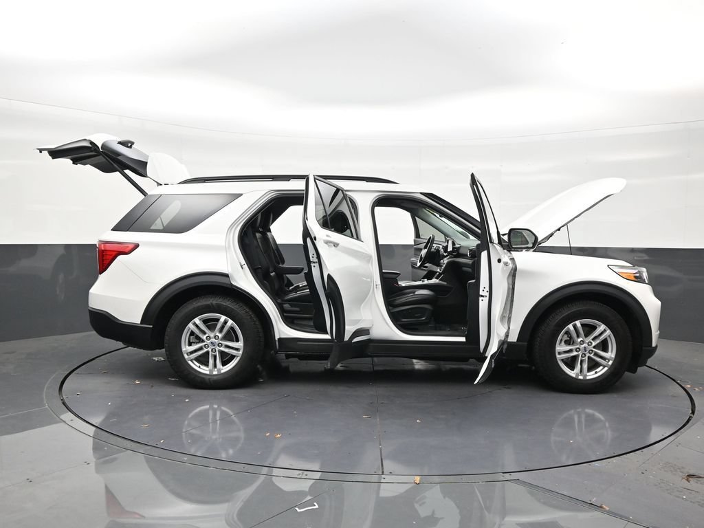 Used 2023 Ford Explorer XLT w/ Equipment Group 202A RWD image 29