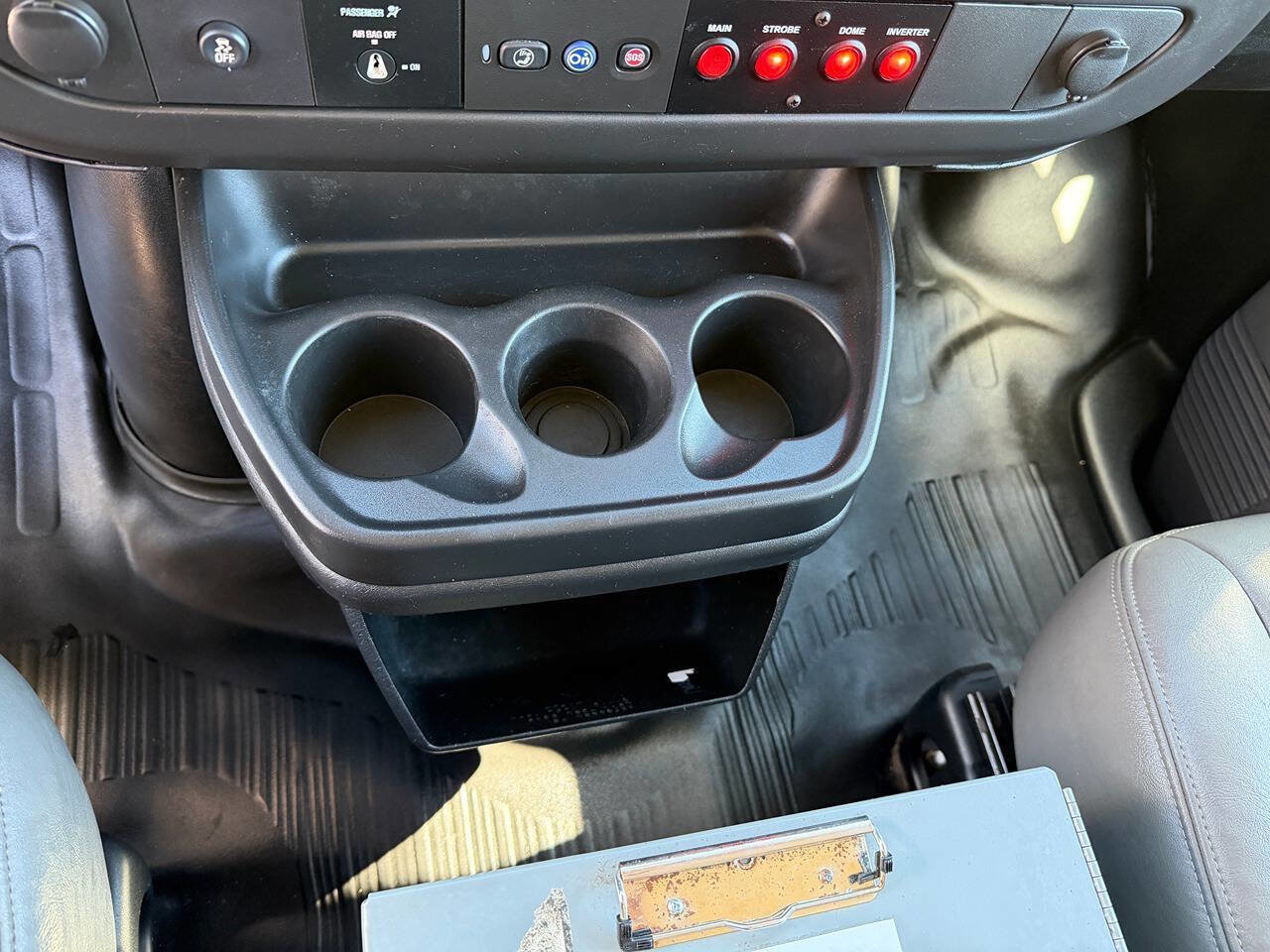 Used 2014 Chevrolet Express 2500 image 18