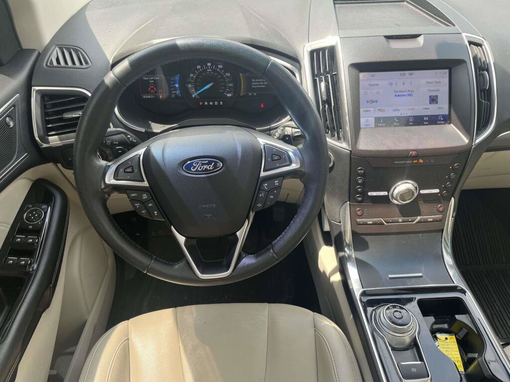 Used 2020 Ford Edge Titanium AWD/4WD image 2