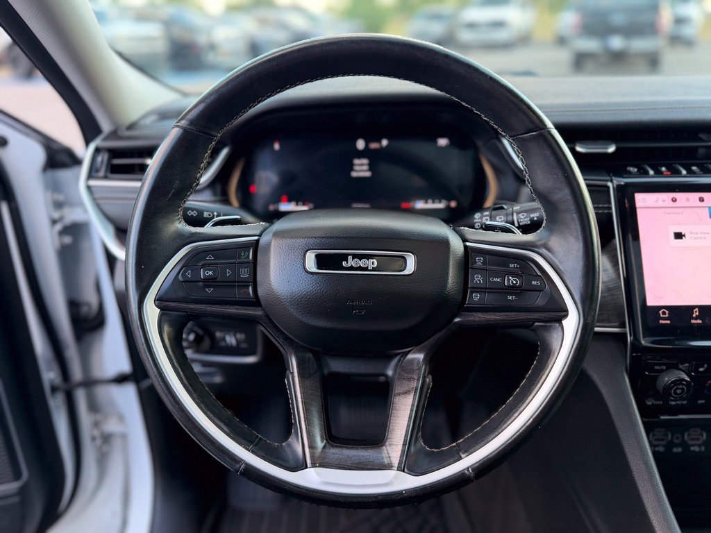 Used 2022 Jeep Grand Cherokee Limited AWD/4WD image 21