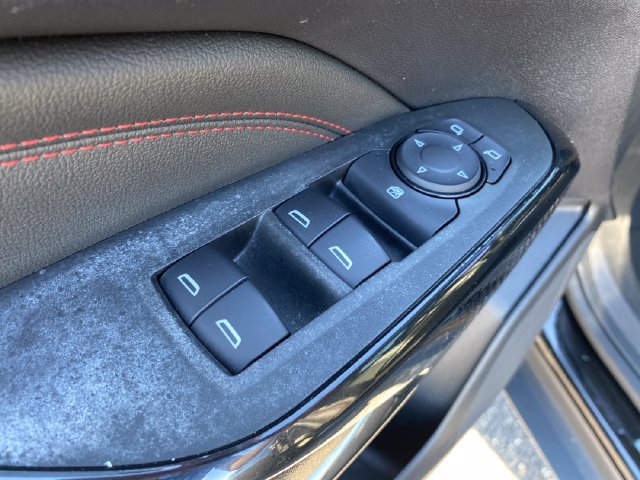 Certified 2025 Chevrolet Trax RS w/ Sunroof Package FWD image 19