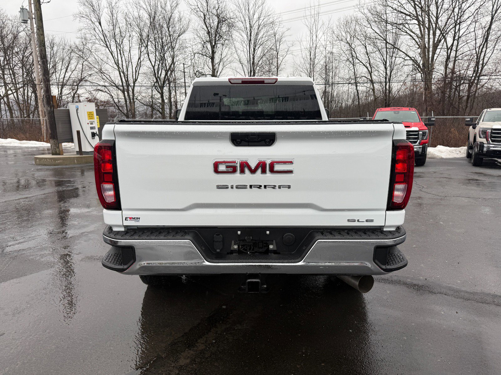 New 2026 GMC Sierra 3500 SLE w/ SLE Value Package image 4