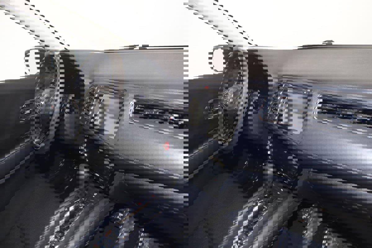 Used 2018 Honda HR-V EX image 36