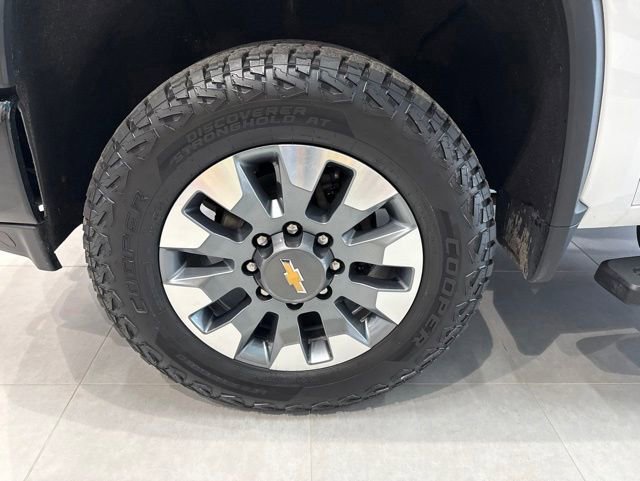 Used 2022 Chevrolet Silverado 2500 Custom w/ Custom Convenience Package AWD/4WD image 13