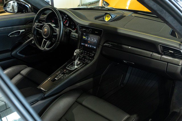 Used 2017 Porsche 911 Turbo S image 27