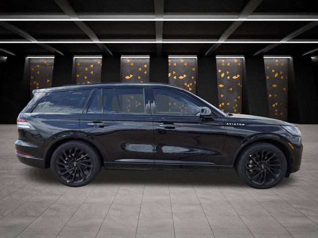 Used 2025 Lincoln Aviator Reserve w/ Luxury Package image 3