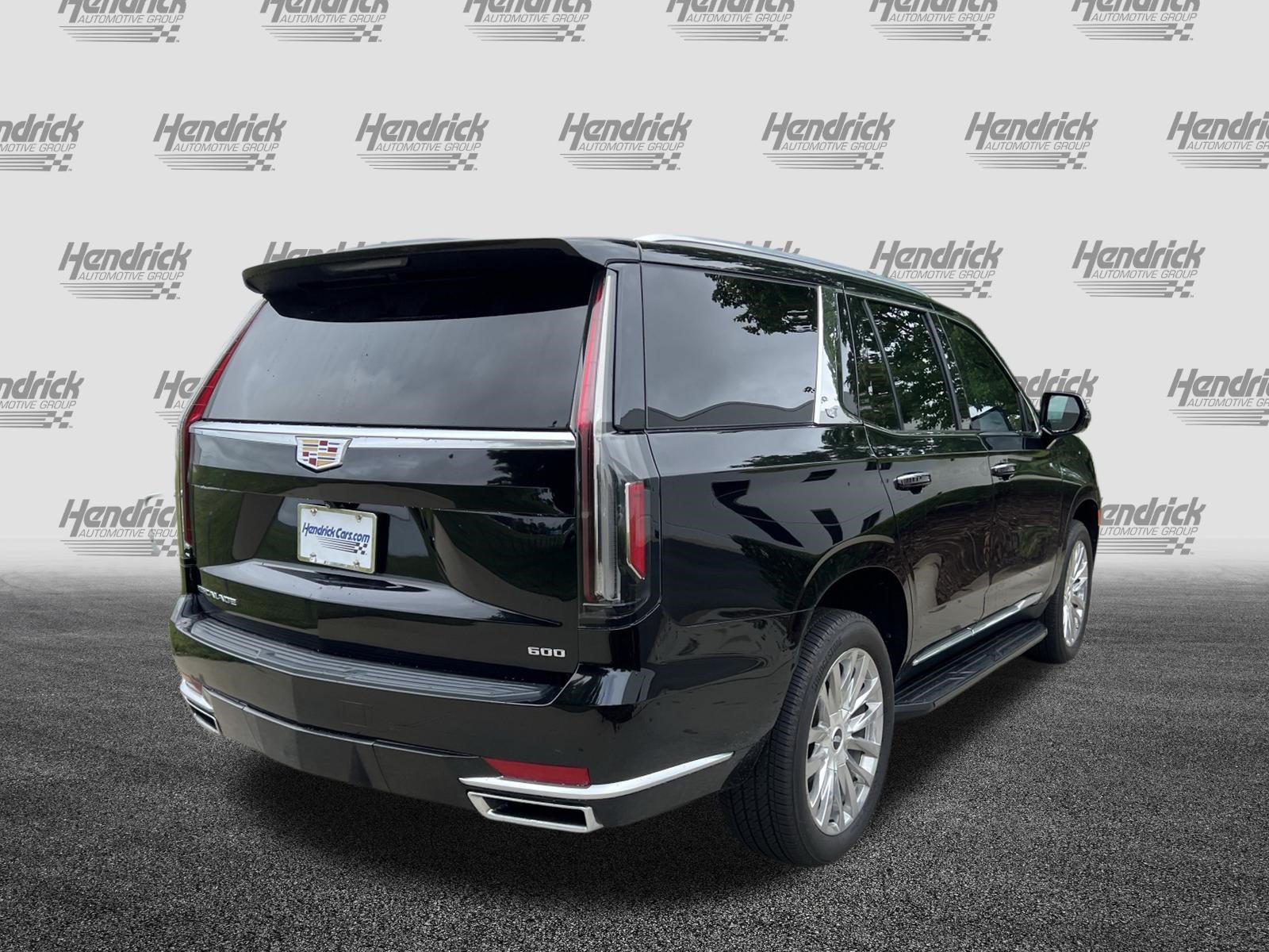 Used 2022 Cadillac Escalade Luxury w/ LPO, Illumination Package AWD/4WD image 11