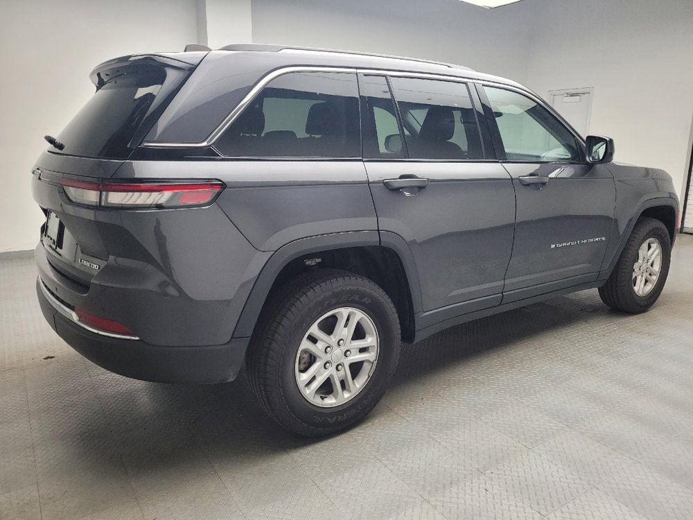 Used 2023 Jeep Grand Cherokee Laredo AWD/4WD image 10