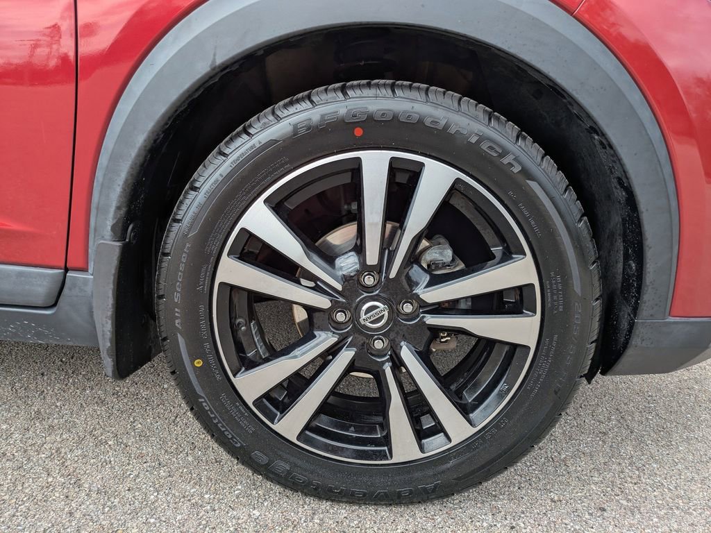 Used 2019 Nissan Kicks SR w/ SR Premium Package image 12