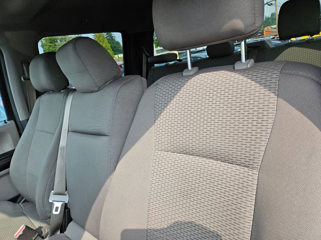 Used 2016 Ford F150 XLT image 12