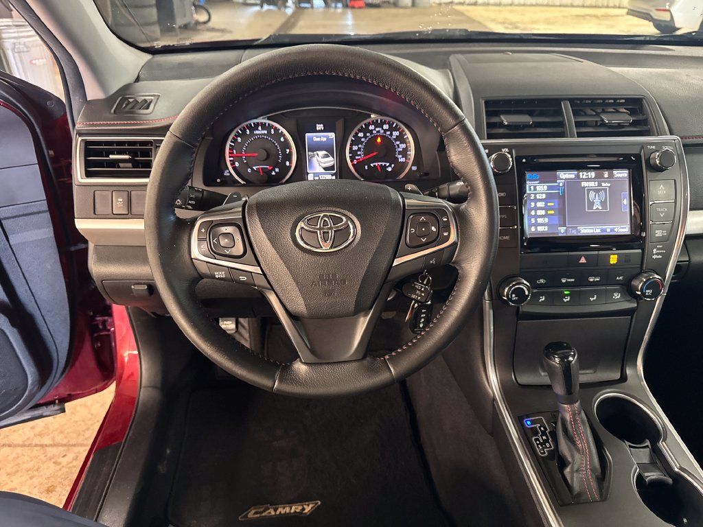 Used 2015 Toyota Camry SE FWD image 17