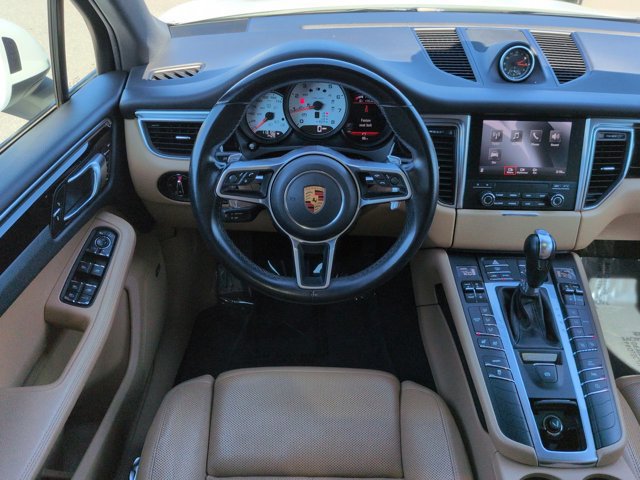 Used 2018 Porsche Macan AWD/4WD image 16
