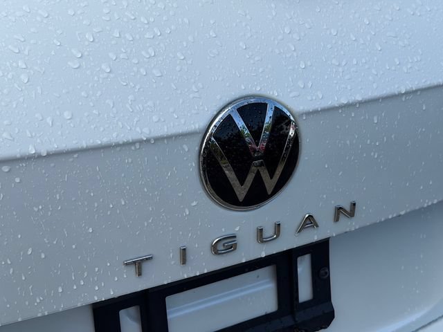Certified 2023 Volkswagen Tiguan SE R-Line FWD image 13