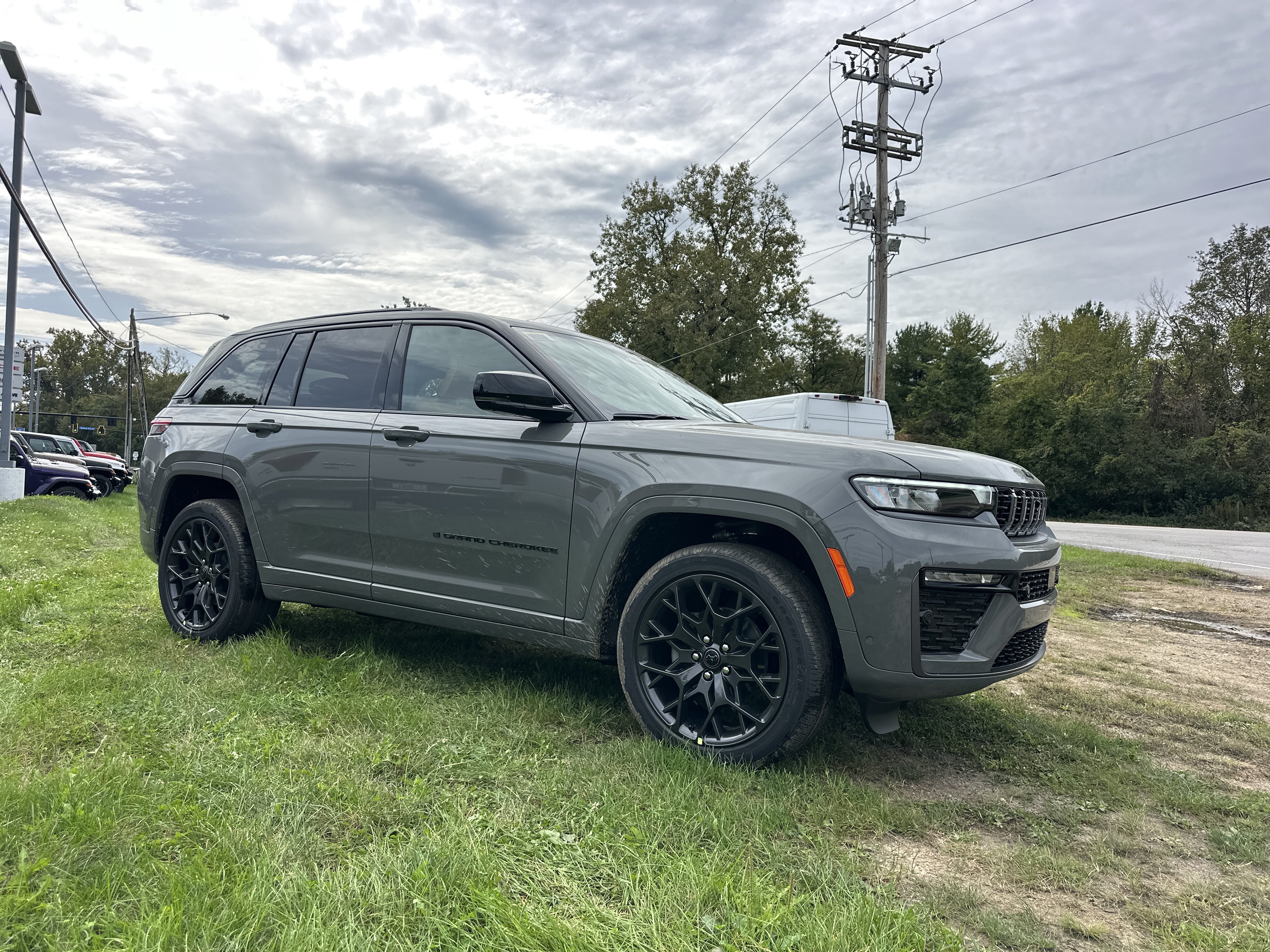 New 2027 Jeep Grand Cherokee Summit AWD/4WD image 20