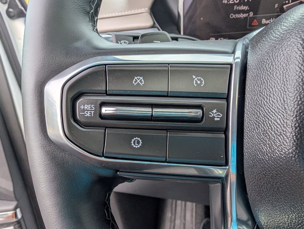Used 2026 GMC Acadia Elevation w/ Elevation Premium Package FWD image 7