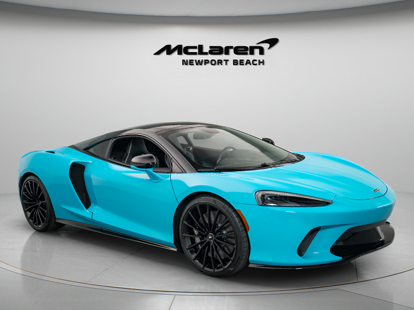 Used 2023 McLaren GT RWD image 1