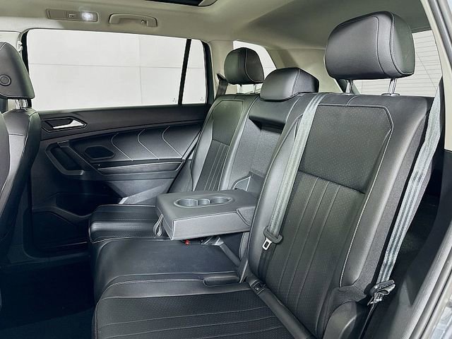 Used 2022 Volkswagen Tiguan SE AWD/4WD image 22