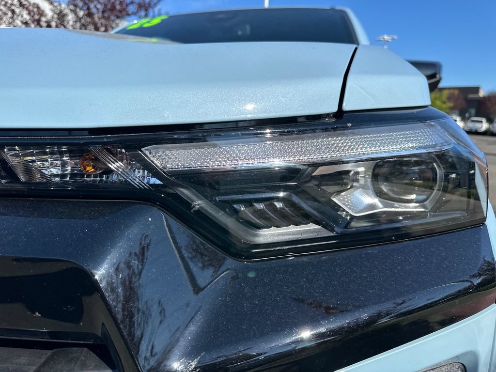 Used 2025 Chevrolet Colorado Z71 w/ Z71 Convenience Package 2 AWD/4WD image 9