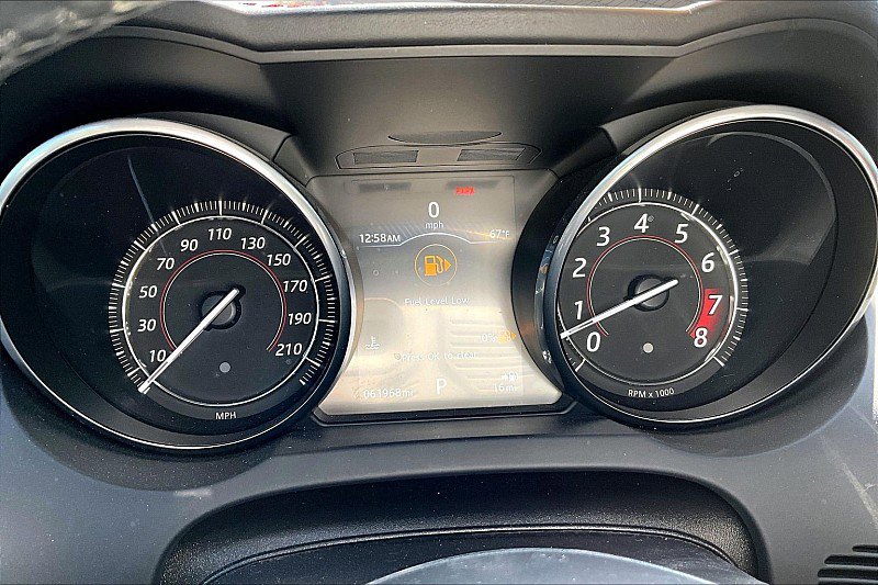 Used 2017 Jaguar F-TYPE R image 21