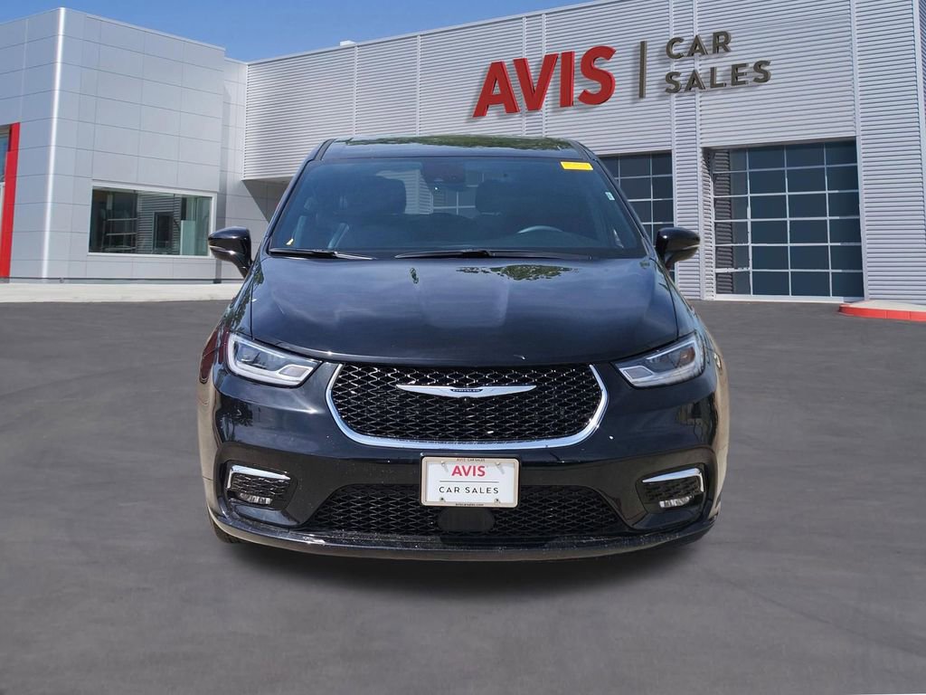 Used 2025 Chrysler Pacifica Select image 10