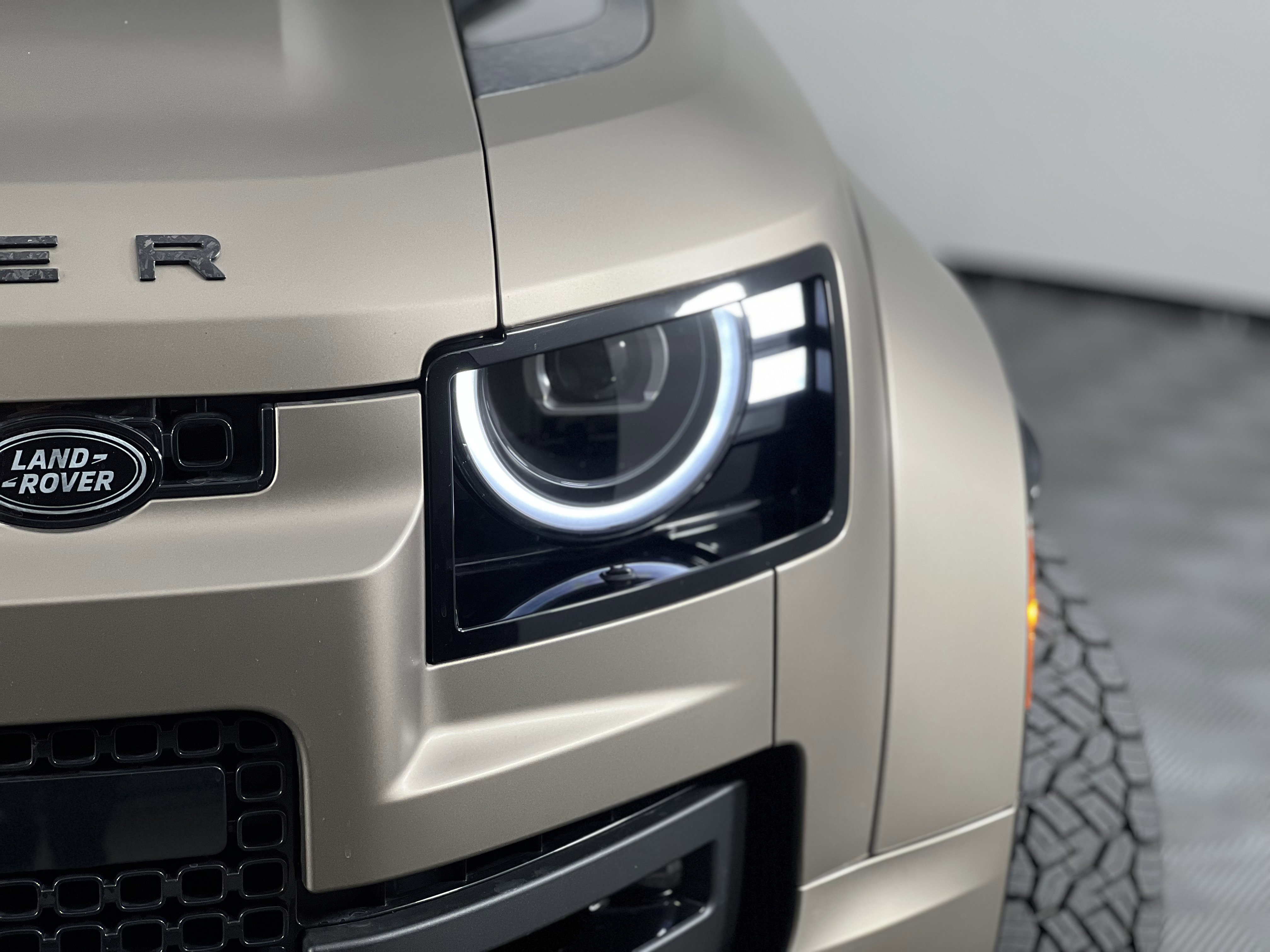 Used 2026 Land Rover Defender 110 OCTA image 5