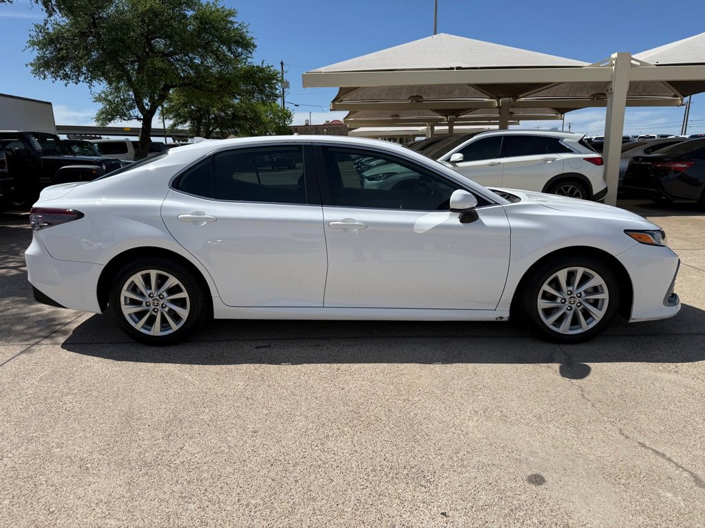 Used 2021 Toyota Camry LE FWD image 8