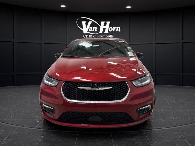 New 2026 Chrysler Pacifica Limited w/ Trailer Tow Group image 12