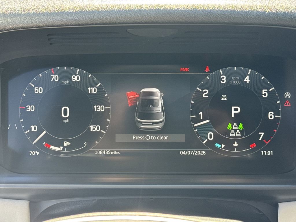 Used 2025 Land Rover Discovery S image 27