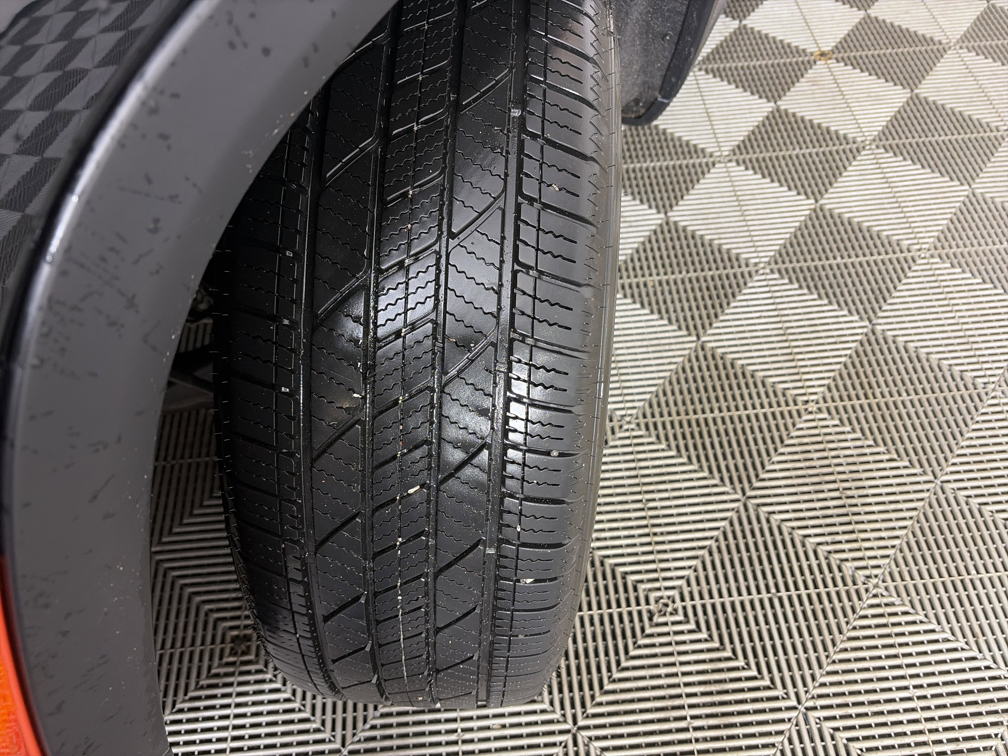 Used 2023 Jeep Grand Cherokee Laredo w/ Luxury Tech Group I image 2