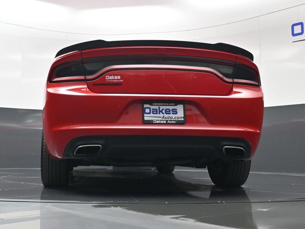 Used 2018 Dodge Charger SXT w/ Blacktop Package image 41