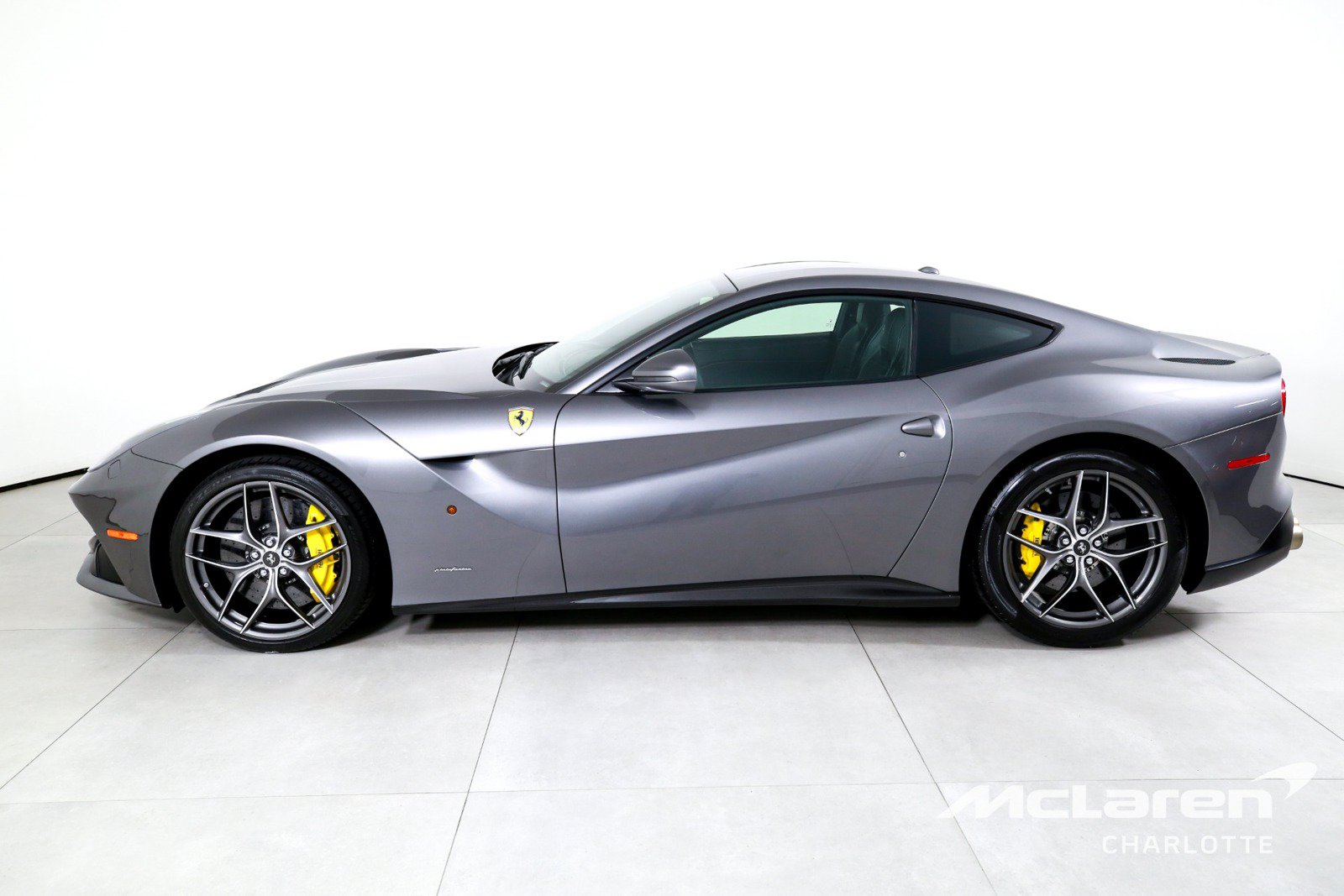 Used 2016 Ferrari F12 Berlinetta RWD image 5