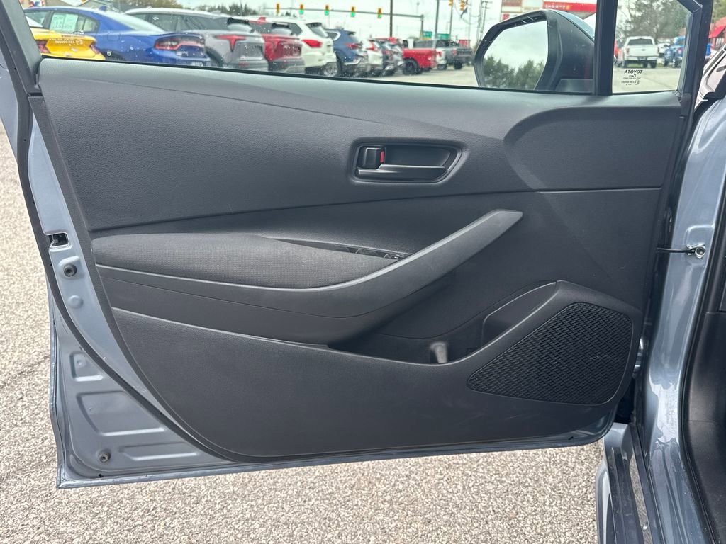 Used 2023 Toyota Corolla LE image 11