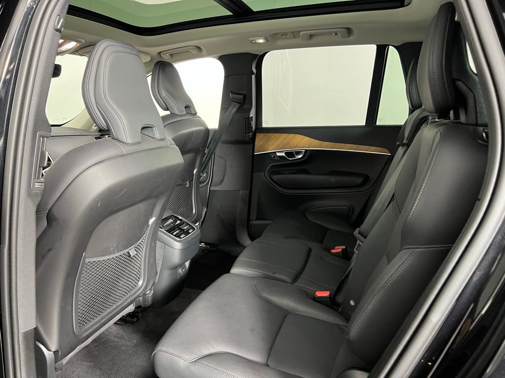 Used 2025 Volvo XC90 B6 Plus image 25