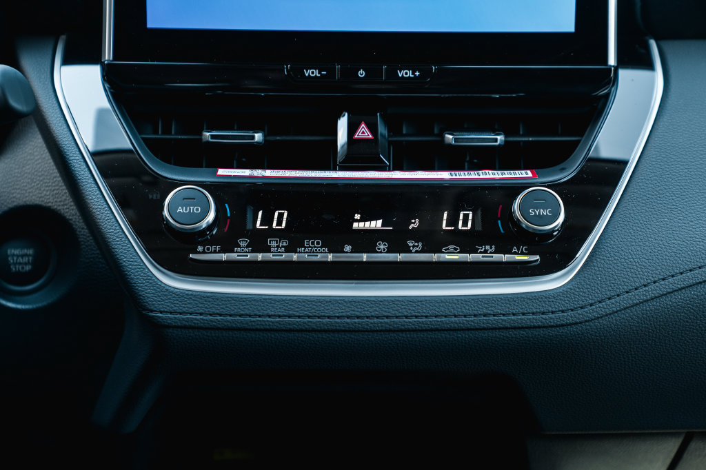 New 2026 Toyota Corolla Cross XLE w/ Convenience Package FWD image 23