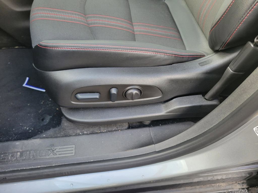 Used 2023 Chevrolet Equinox RS image 23