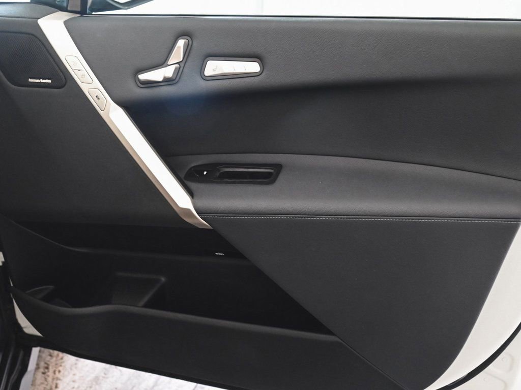 Used 2024 BMW iX xDrive50 w/ Premium Package AWD/4WD image 11